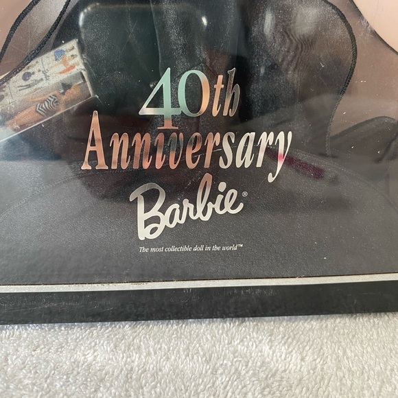 Barbie 40th Anniversary Doll Collector Edition - Picture 2 of 10